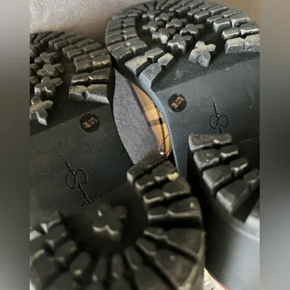 Jessica Simpson Boot Demmie Plaid Spikey Ankle Bootie Booties Sz 7 Chunky Red - Picture 11 of 13